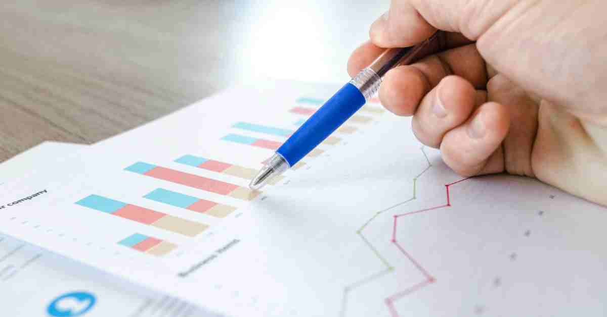 Smart money planning tips to avoid long-term financial mistakes with budgeting, saving, and investmentsLearn 5 practical tips to avoid long-term financial mistakes, including spending habits, saving early, investment planning, expert advice, and flexible strategies for secure money management.